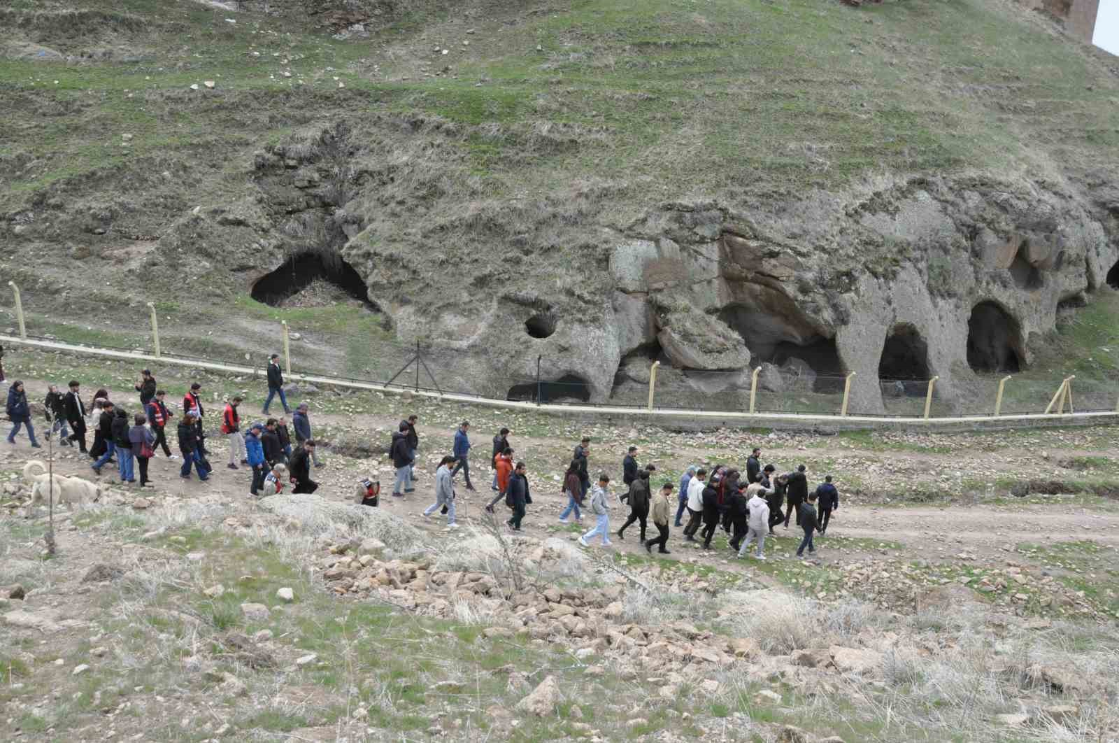 Turizm Haftası’nda tarih ve doğa iç içe: Ani’de unutulmaz yürüyüş
