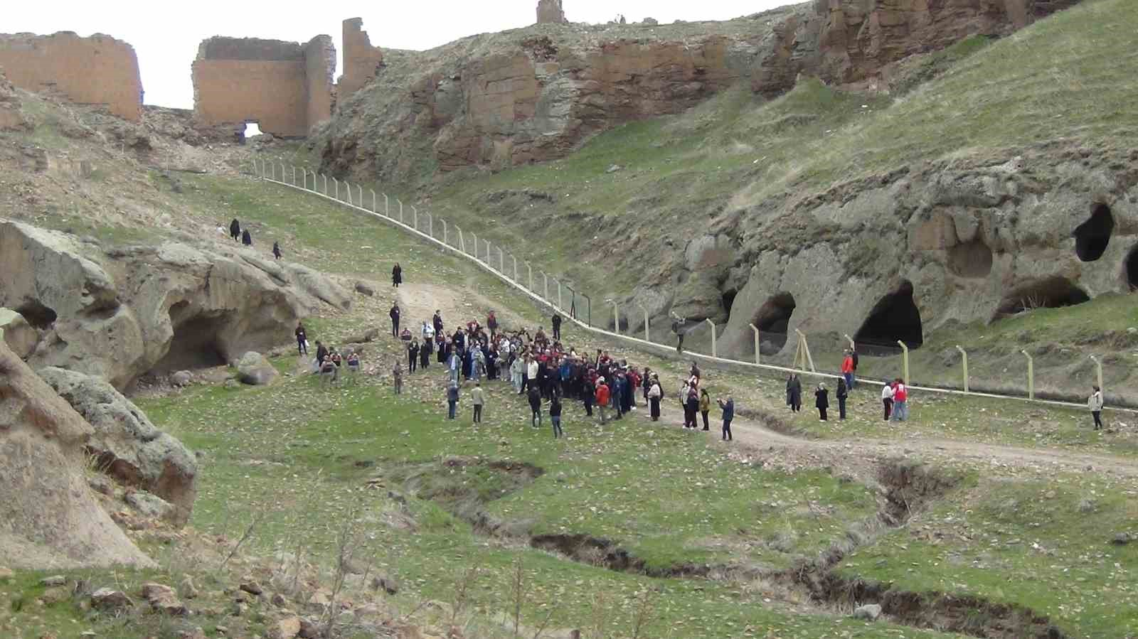 Turizm Haftası’nda tarih ve doğa iç içe: Ani’de unutulmaz yürüyüş
