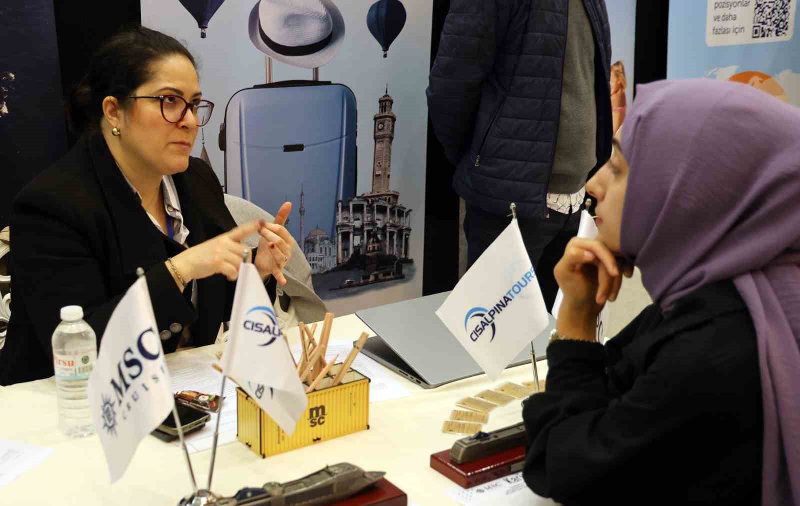 Turizm profesyonelleri öğrencilerle buluştu
Turizm profesyonelleri öğrencilerle buluştu