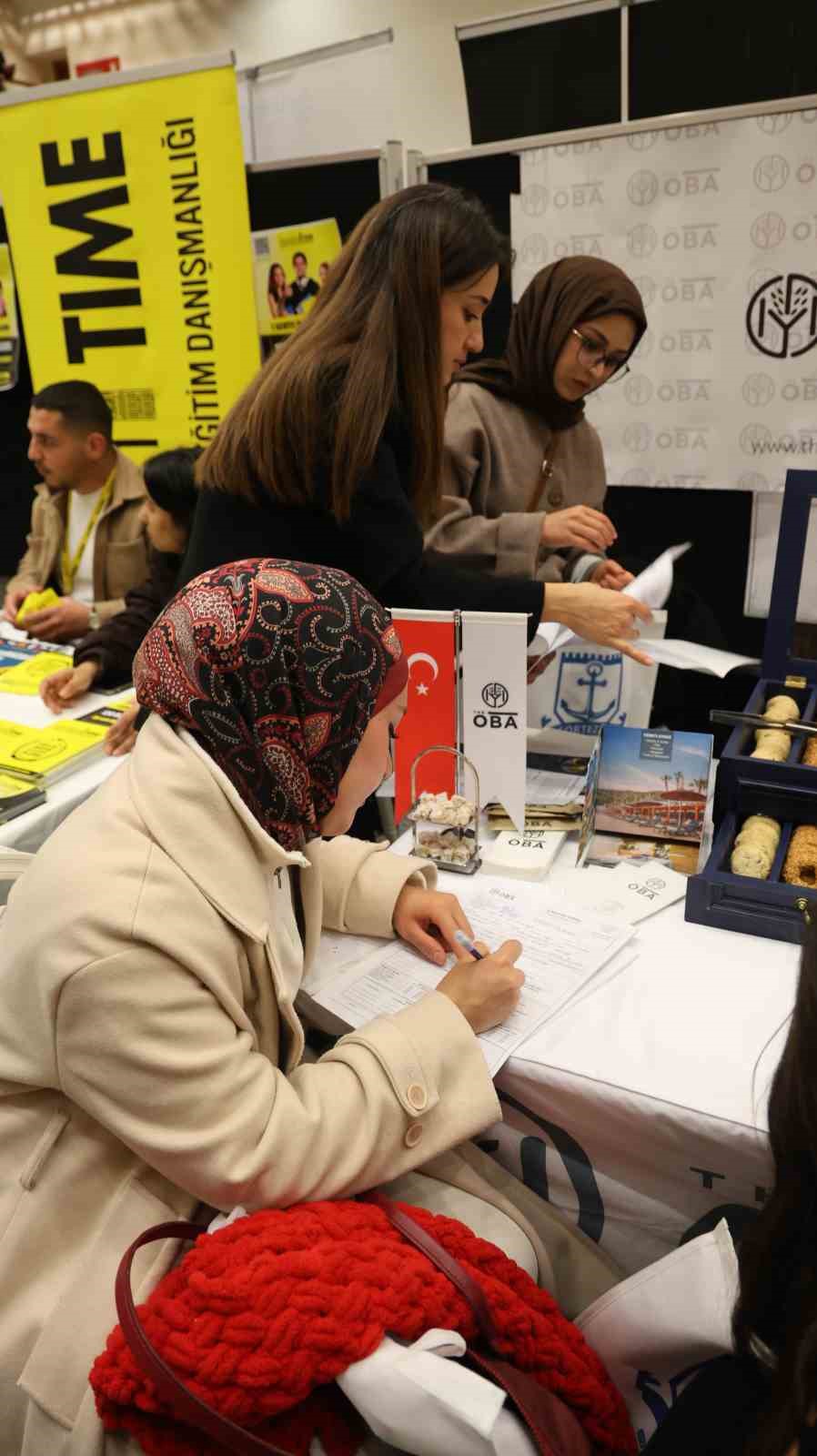 Turizm profesyonelleri öğrencilerle buluştu
Turizm profesyonelleri öğrencilerle buluştu