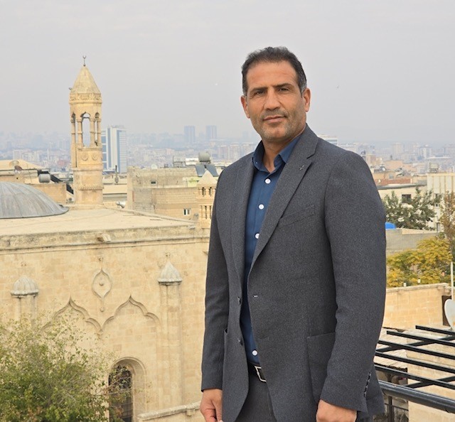 Turizmci İsa Akdağ’dan enerji kesintilerine tepki
Turizmci İsa Akdağ’dan enerji kesintilerine tepki