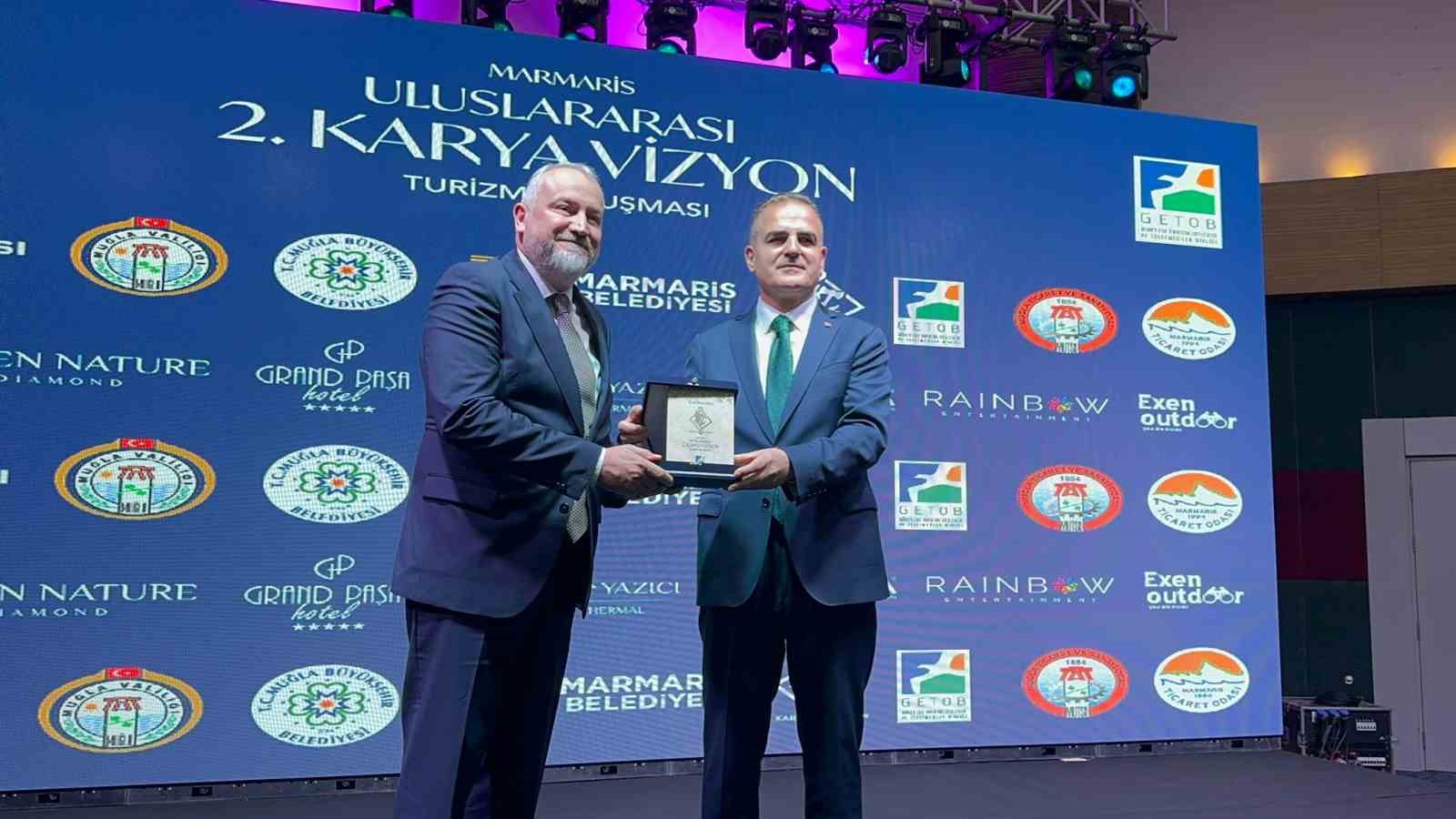 Turizmciler Marmaris’te bir araya geldi
Turizmciler Marmaris’te bir araya geldi