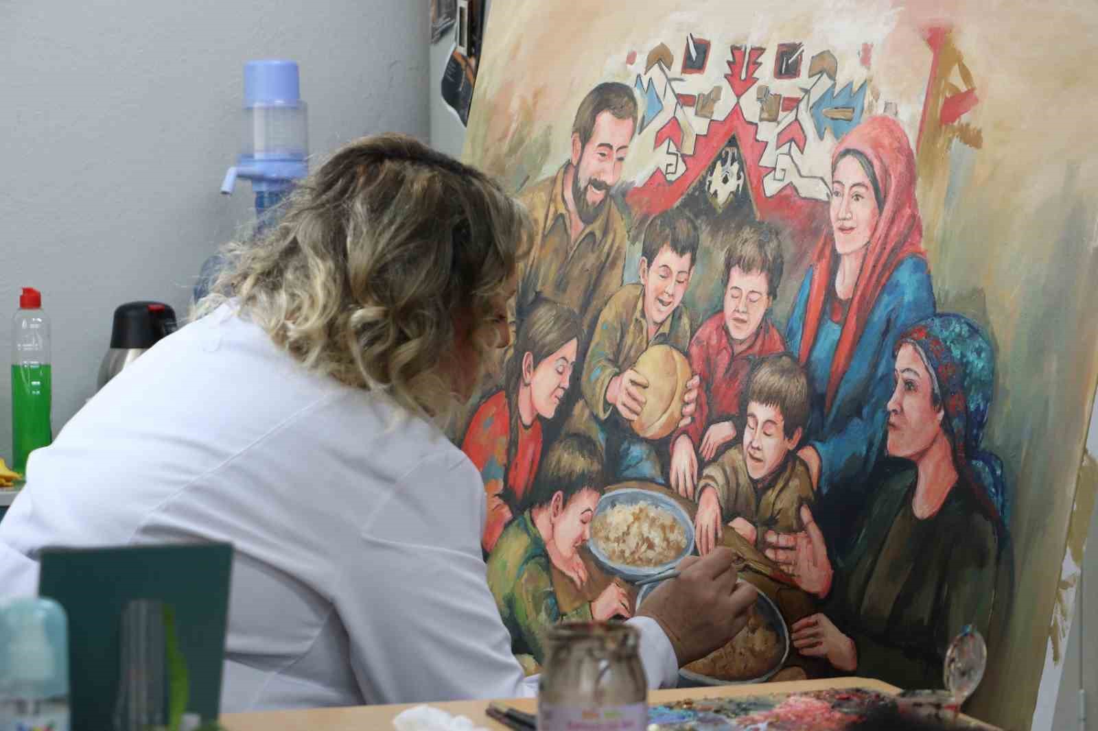 Türk aile yapısı yağlı boya tablolarıyla ölümsüzleşiyor
Türk aile yapısı yağlı boya tablolarıyla ölümsüzleşiyor