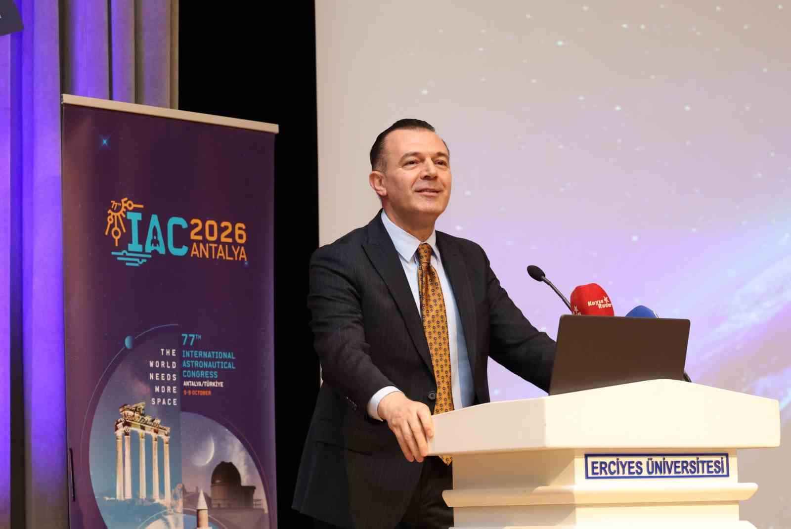 Türk Astronot Tuva Cihangir Atasever, ERÜ öğrencileri ile bir araya geldi
Türk Astronot Tuva Cihangir Atasever, ERÜ öğrencileri ile bir araya geldi