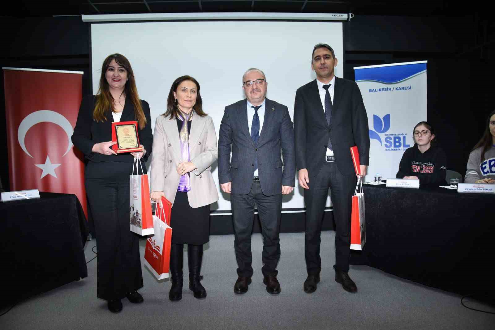 Türk Destanları Balıkesir’de sahnede buluştu
Türk Destanları Balıkesir’de sahnede buluştu