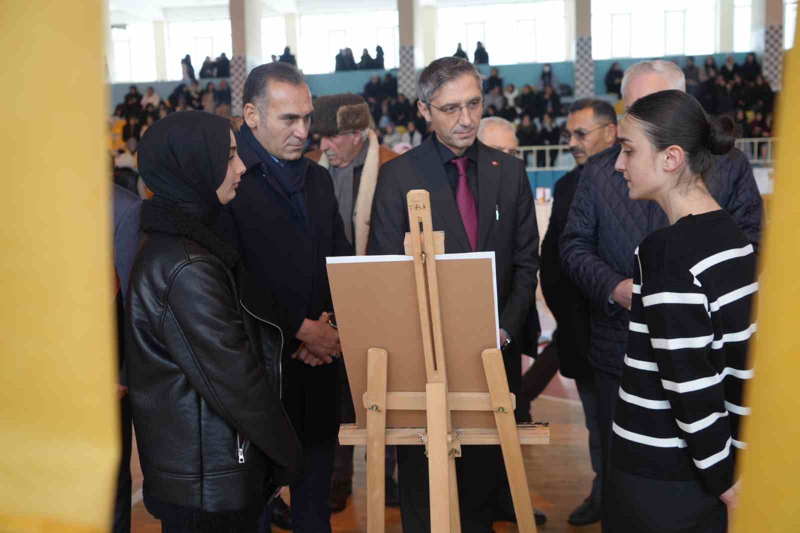 Türk destanlarının felsefi derinliği sergiye taşındı
