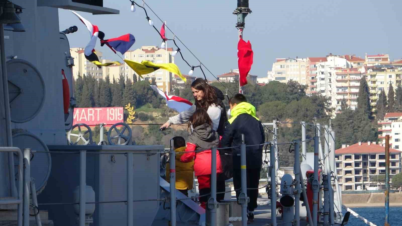 Türk donanmasının gururu olan savaş gemileri ziyarete açıldı
Türk donanmasının gururu olan savaş gemileri ziyarete açıldı