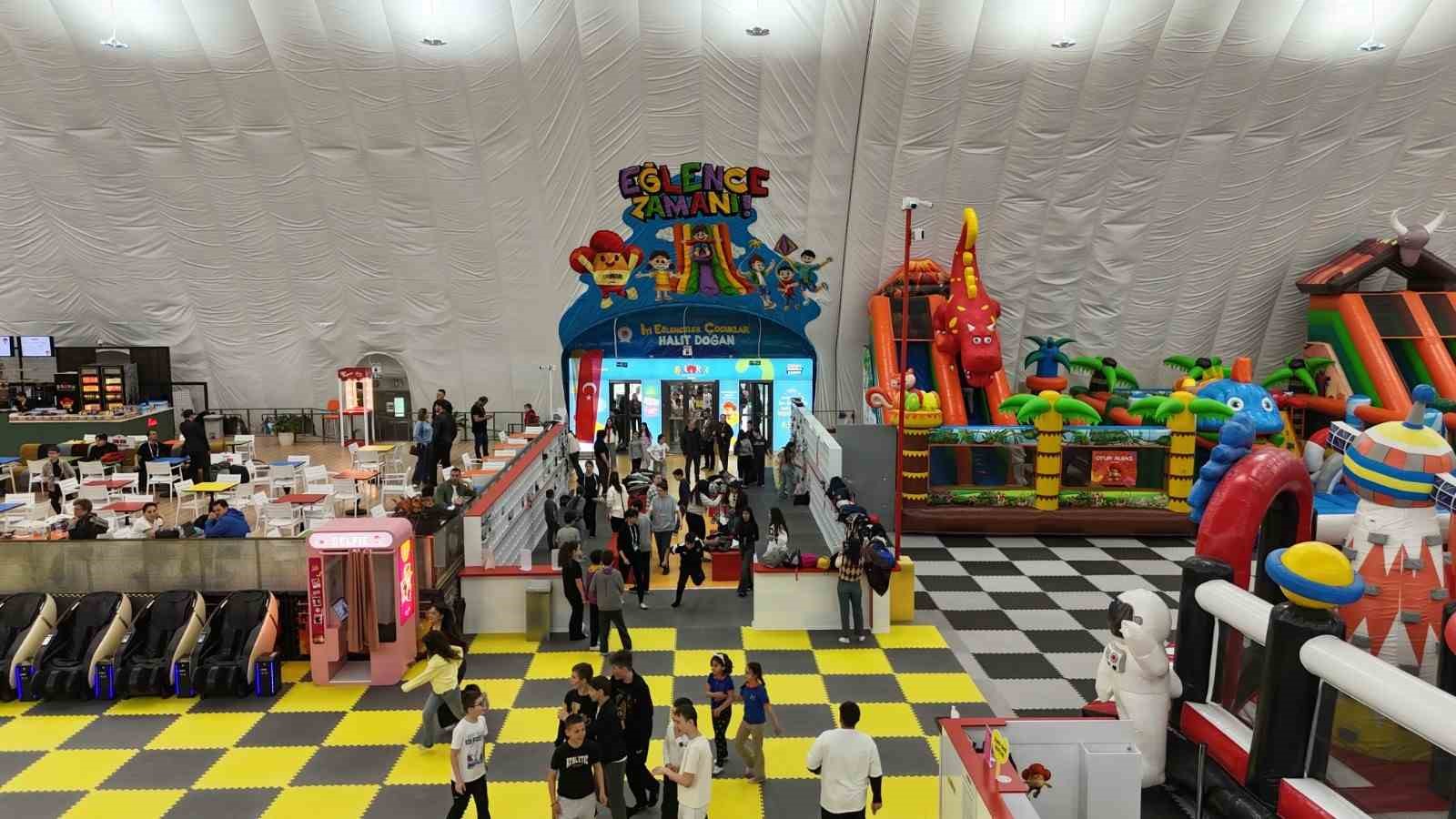 Türk dünyası çocukları Balonya ve Astorya’ya hayran kaldı
