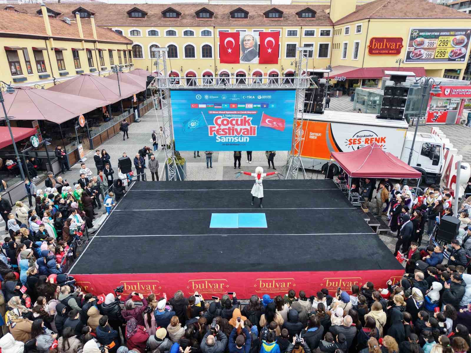 Türk dünyası çocukları, kültürlerini Samsun’da sergiledi
