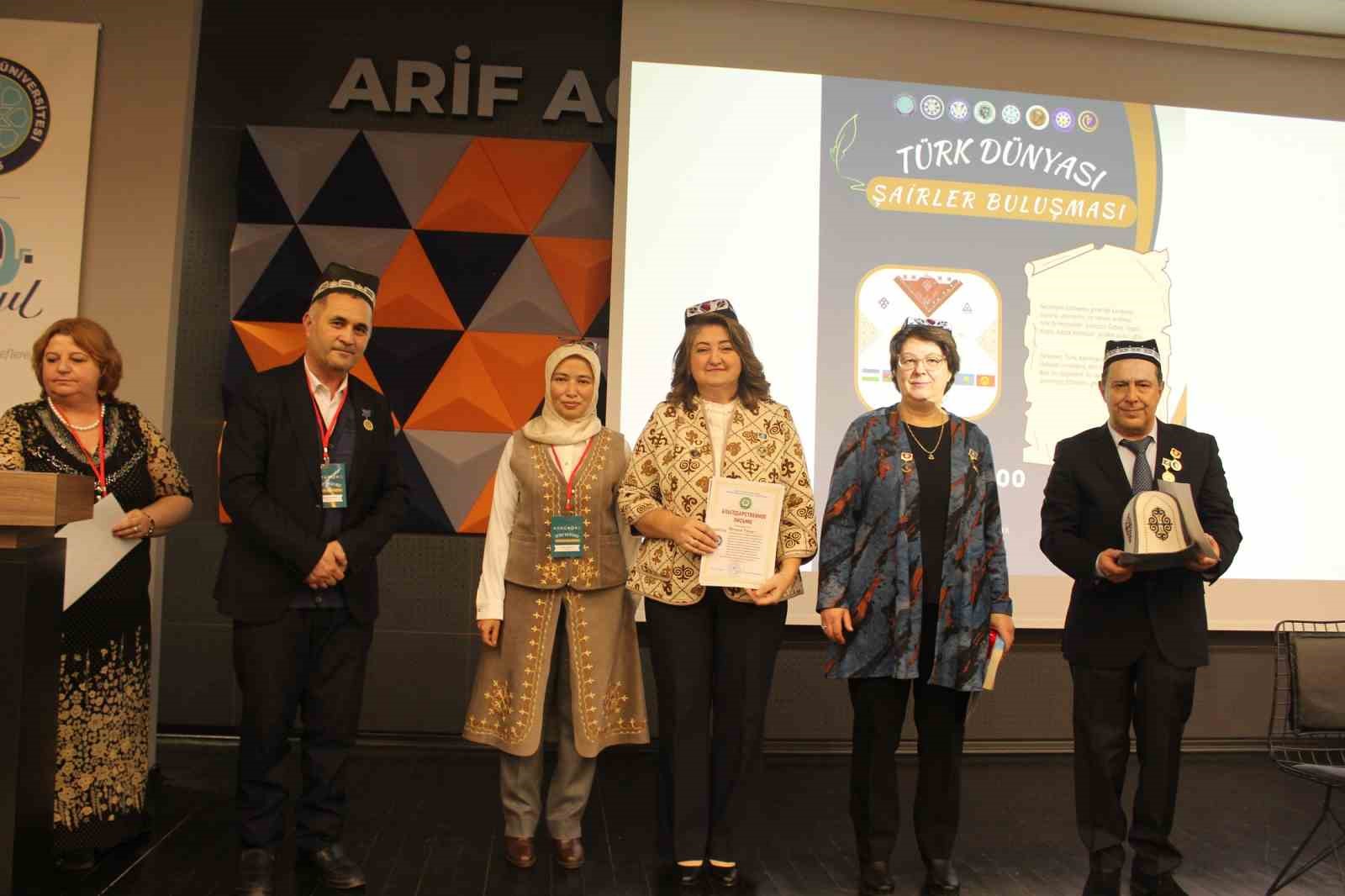 Türk dünyası şairleri BUÜ’de buluştu
