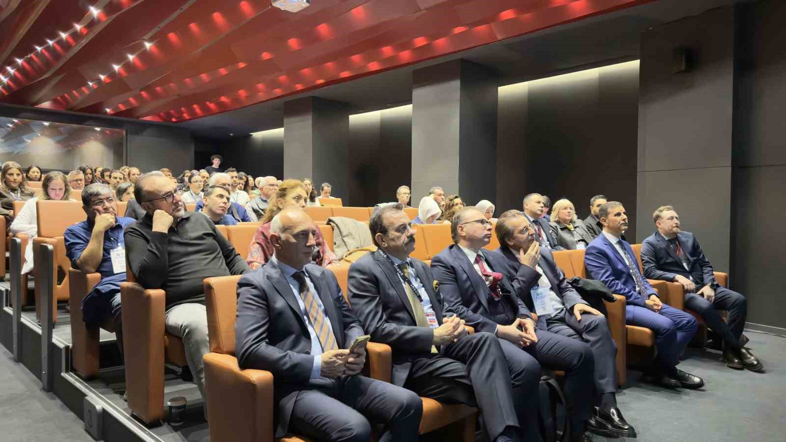 Türk Endokrin Cerrahisi kurucularından Prof. Dr. Erol Düren, Bursa’da sempozyum ile anıldı
Türk Endokrin Cerrahisi kurucularından Prof. Dr. Erol Düren, Bursa’da sempozyum ile anıldı