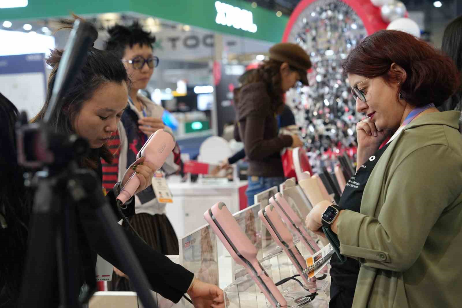 Türk firmaları ABD’deki "CES 2026" Teknoloji Fuarı’nda
Türk firmaları ABD’deki "CES 2026" Teknoloji Fuarı’nda