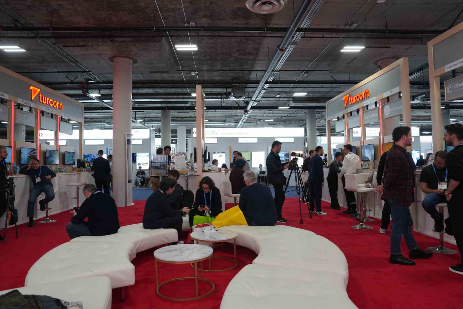 Türk firmaları ABD’deki "CES 2026" Teknoloji Fuarı’nda
Türk firmaları ABD’deki "CES 2026" Teknoloji Fuarı’nda