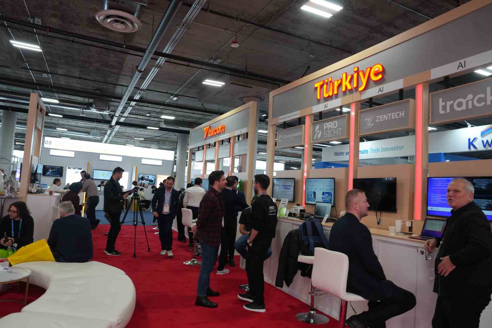 Türk firmaları ABD’deki "CES 2026" Teknoloji Fuarı’nda
Türk firmaları ABD’deki "CES 2026" Teknoloji Fuarı’nda