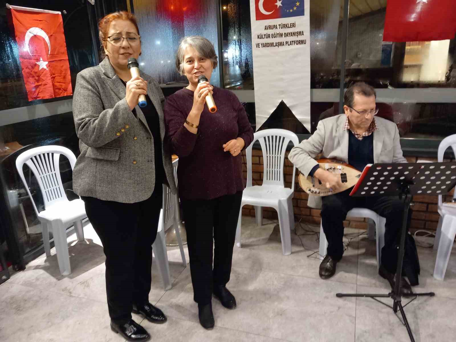 Türk Halk Müziği konserinde Emirdağ ve Eskişehir türküleri seslendirildi
Türk Halk Müziği konserinde Emirdağ ve Eskişehir türküleri seslendirildi