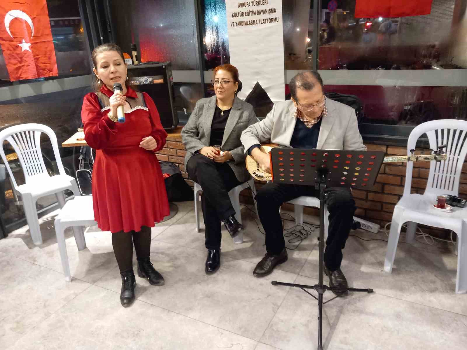 Türk Halk Müziği konserinde Emirdağ ve Eskişehir türküleri seslendirildi
Türk Halk Müziği konserinde Emirdağ ve Eskişehir türküleri seslendirildi