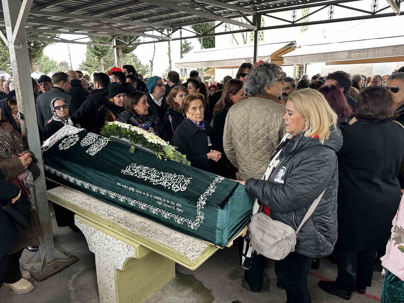 Türk halk müziğinin usta ismi Seha Okuş son yolculuğuna uğurlandı
