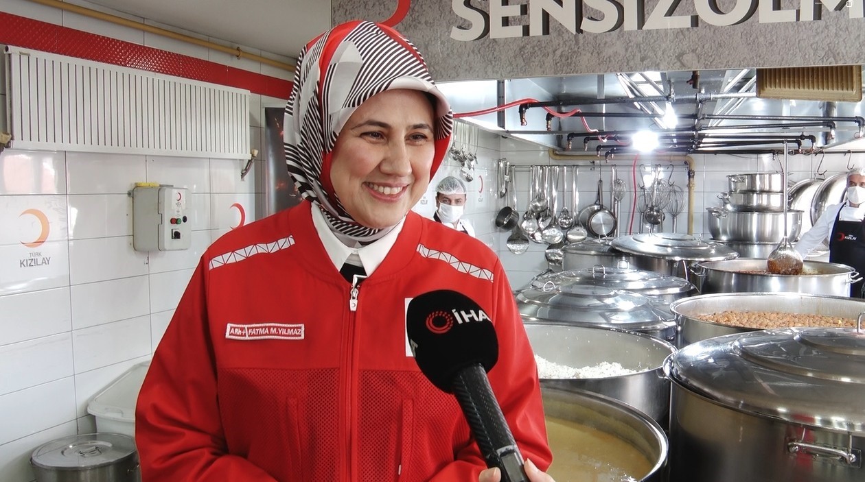 Türk Kızılay Başkanı Yılmaz: "Göç olasılığına karşı, geçici beslenme ihtiyacına karşı bütün hazırlıklarımız tamam"
Türk Kızılay Başkanı Yılmaz: "Göç olasılığına karşı, geçici beslenme ihtiyacına karşı bütün hazırlıklarımız tamam"