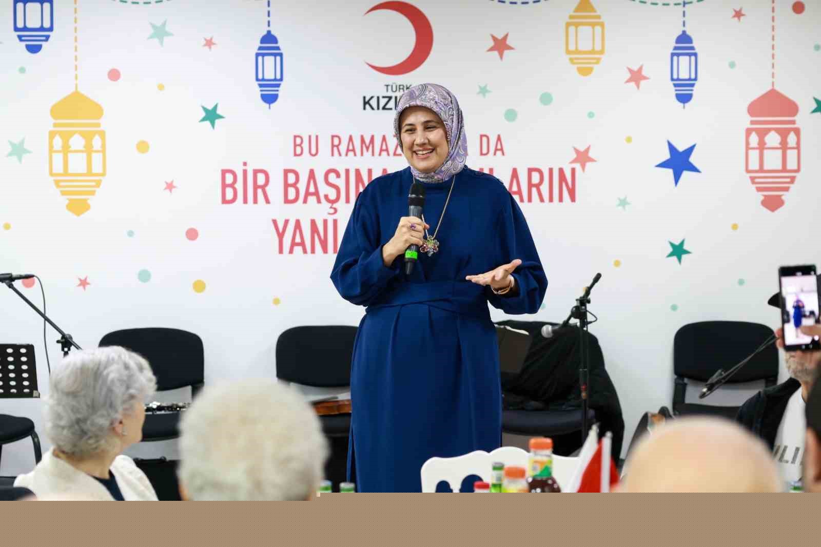 Türk Kızılay, huzurevi sakinleriyle iftarda buluştu
