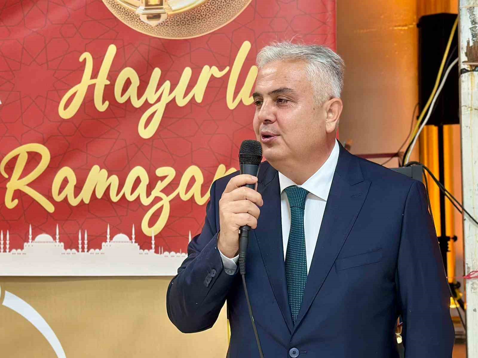 Türk Kızılay Manisa’dan, yetimler için özel iftar
