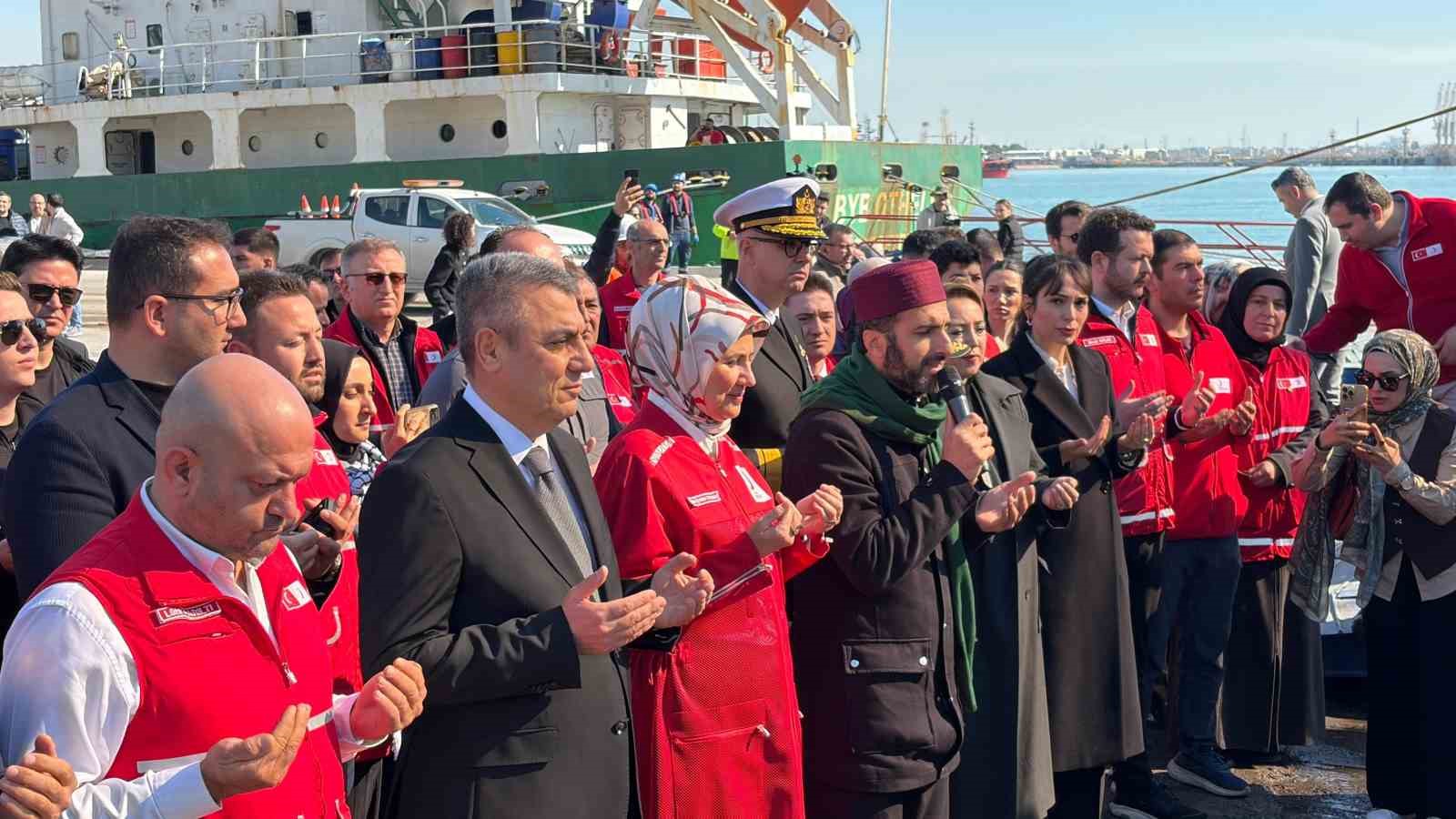 Türk Kızılay’ın ‘İyilik Gemisi’ Ramazan’ın ilk gününde Gazze’ye uğurlandı
