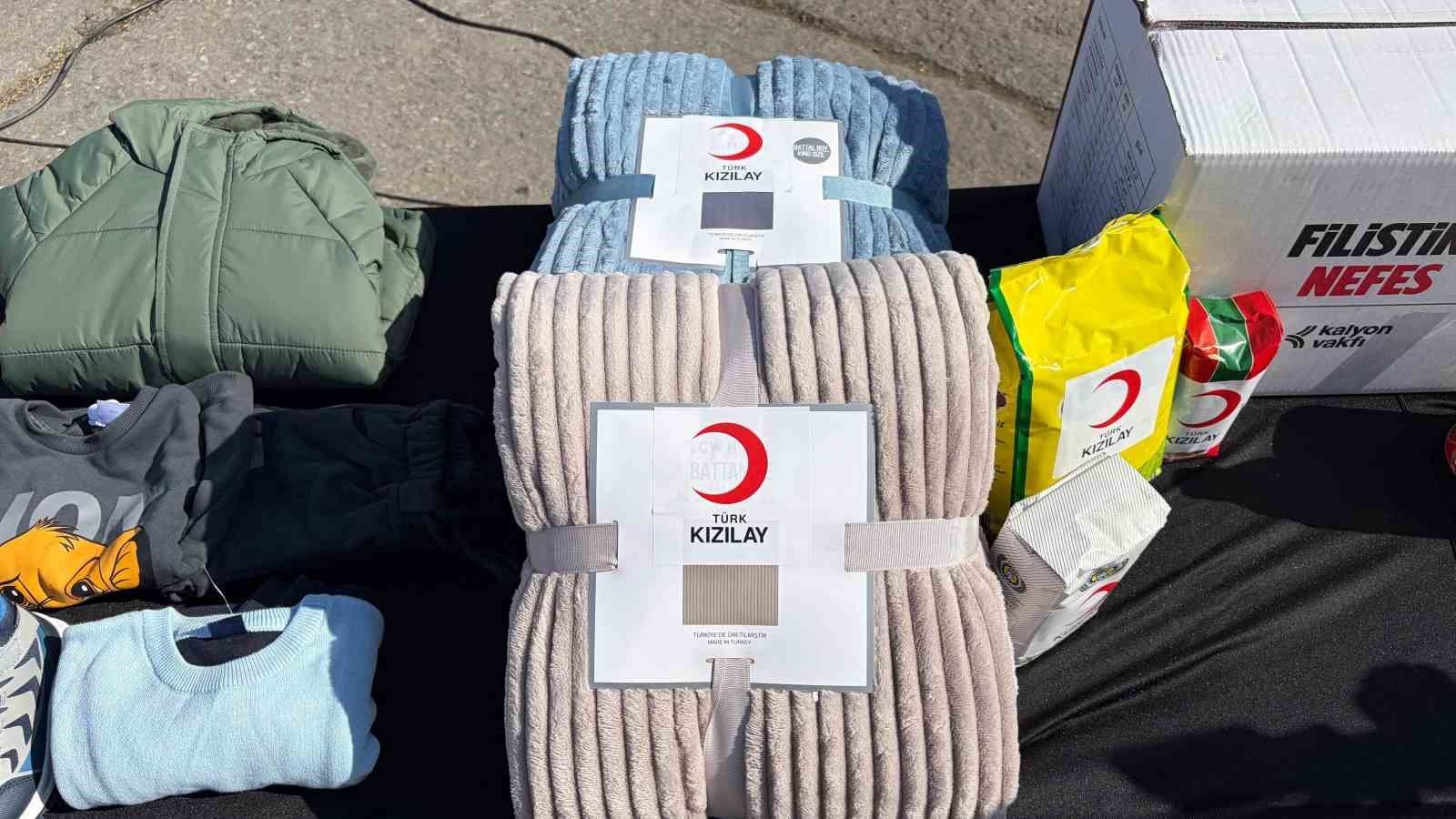 Türk Kızılay’ın ‘İyilik Gemisi’ Ramazan’ın ilk gününde Gazze’ye uğurlandı
