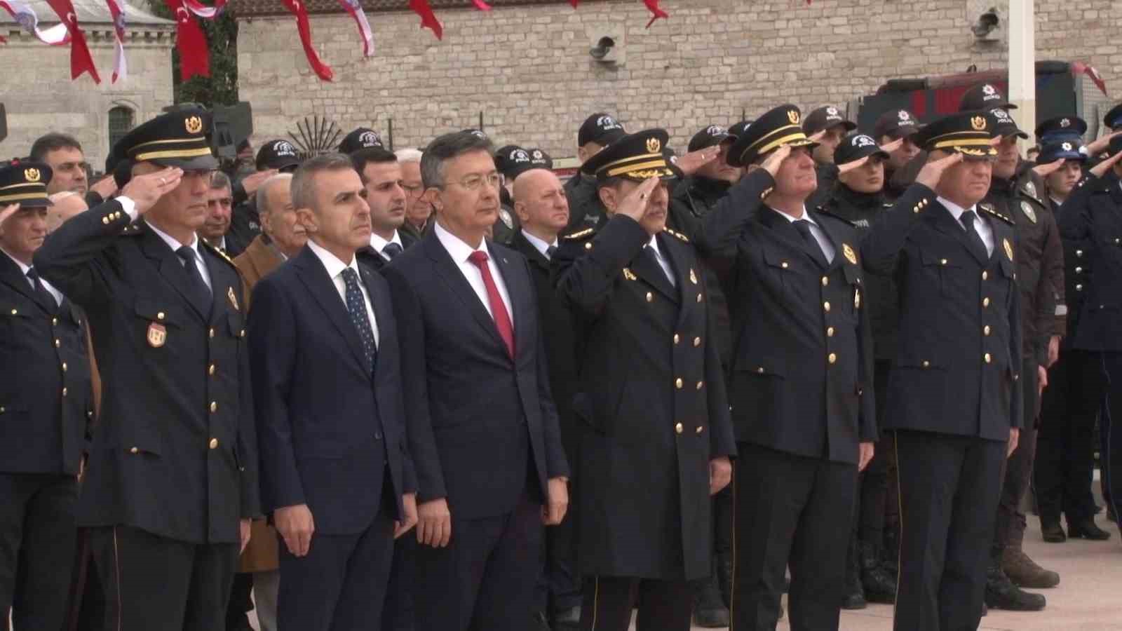 Türk Polis Teşkilatı’nın kuruluşunun 181. yıl dönümünde Cumhuriyet Anıtı’na çelenk bırakıldı

