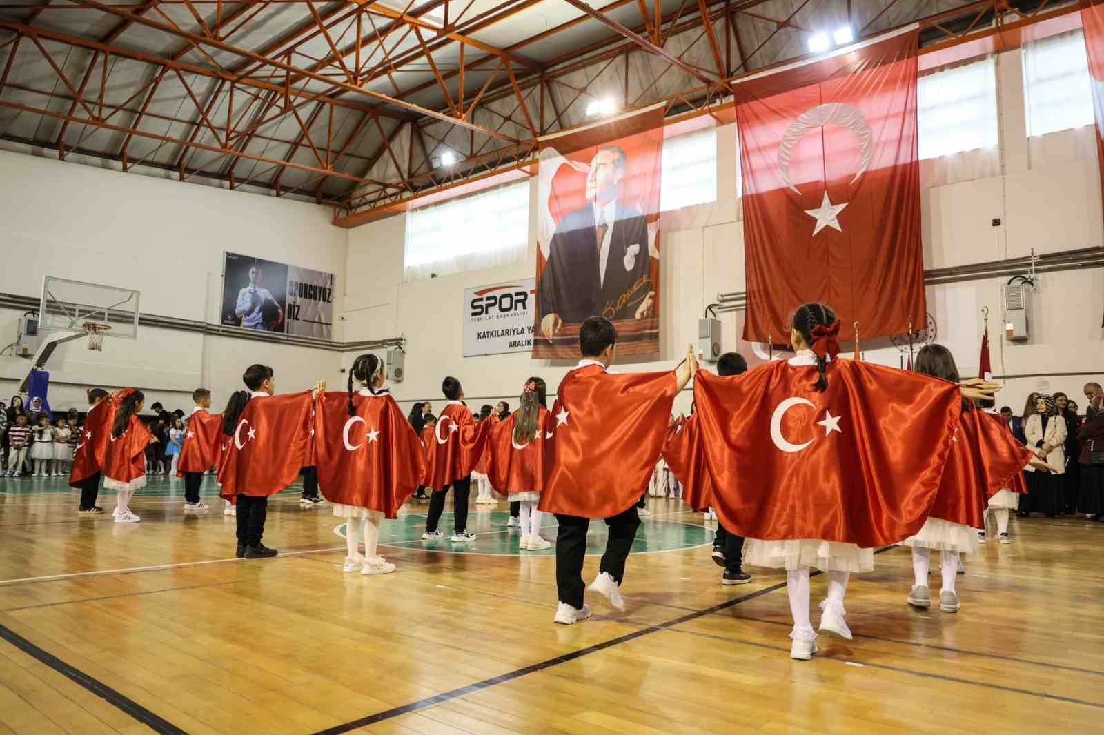 Türk ve Azeri kardeşler 23 Nisan coşkusunu Çameli’nde birlikte yaşadı
