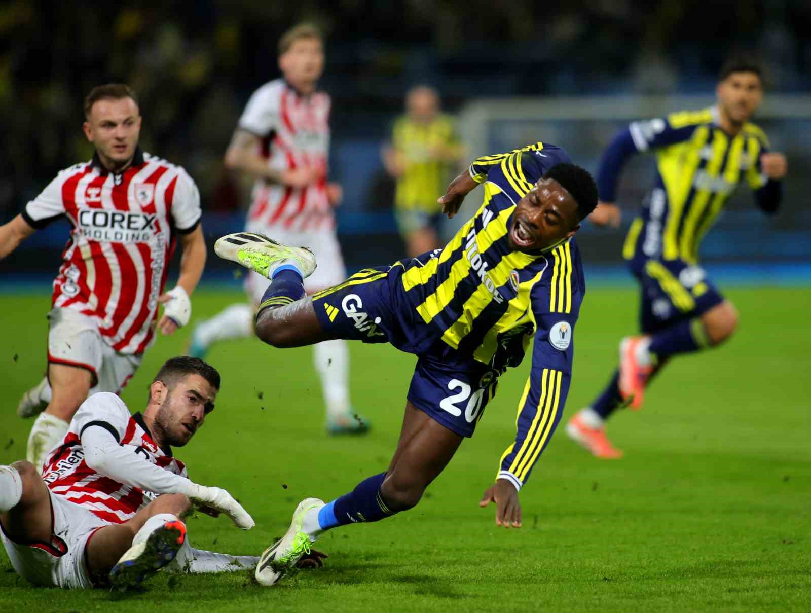 Turkcell Süper Kupa: Fenerbahçe: 1 - Samsunpor: 0 (İlk yarı)
