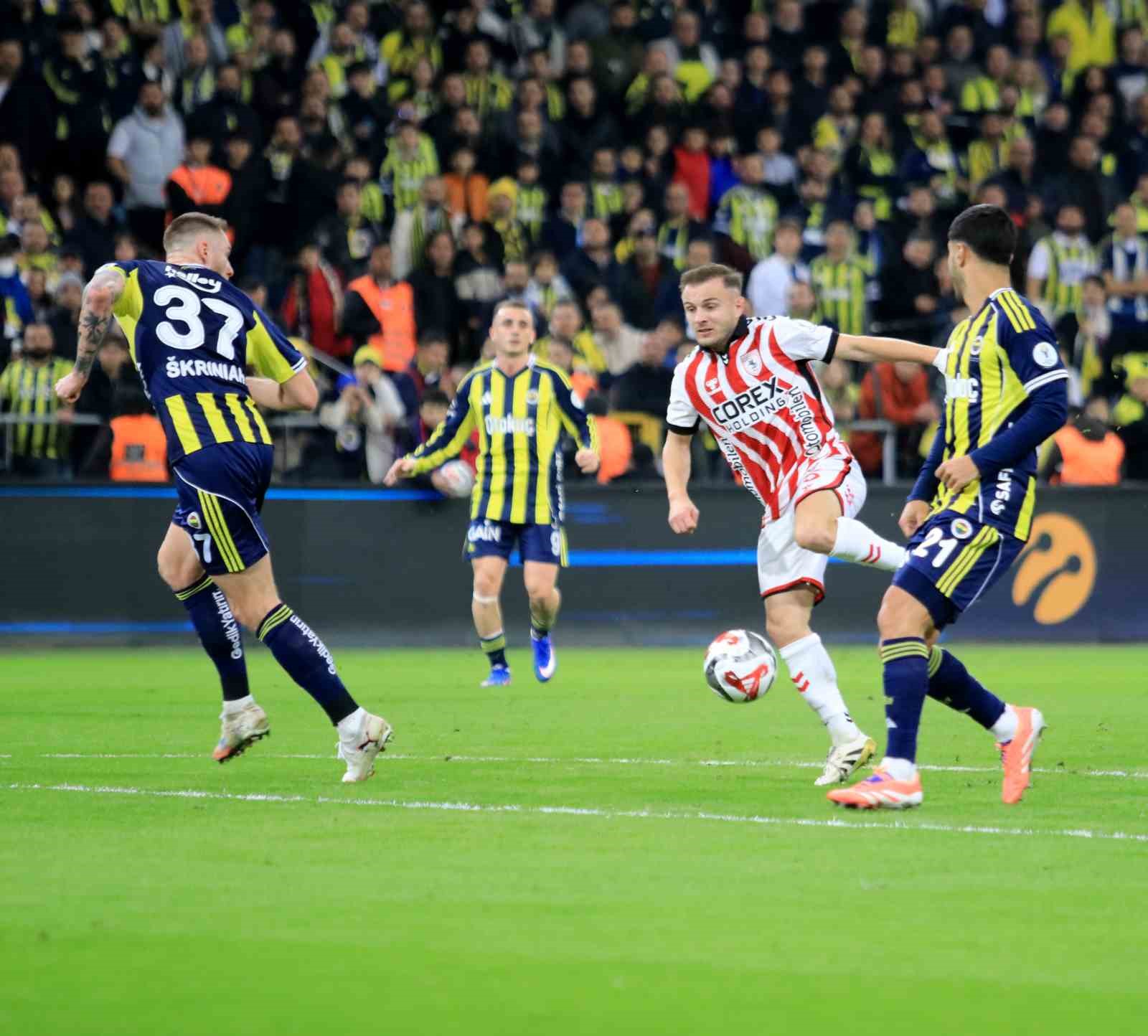 Turkcell Süper Kupa: Fenerbahçe: 1 - Samsunpor: 0 (İlk yarı)
