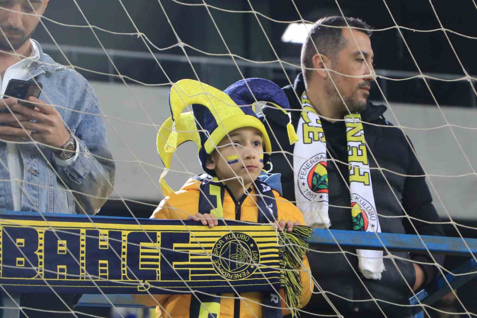 Turkcell Süper Kupa: Fenerbahçe: 1 - Samsunspor: 0 (Maç devam ediyor)
