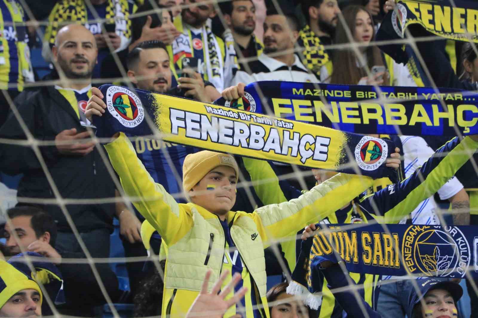 Turkcell Süper Kupa: Fenerbahçe: 1 - Samsunspor: 0 (Maç devam ediyor)
