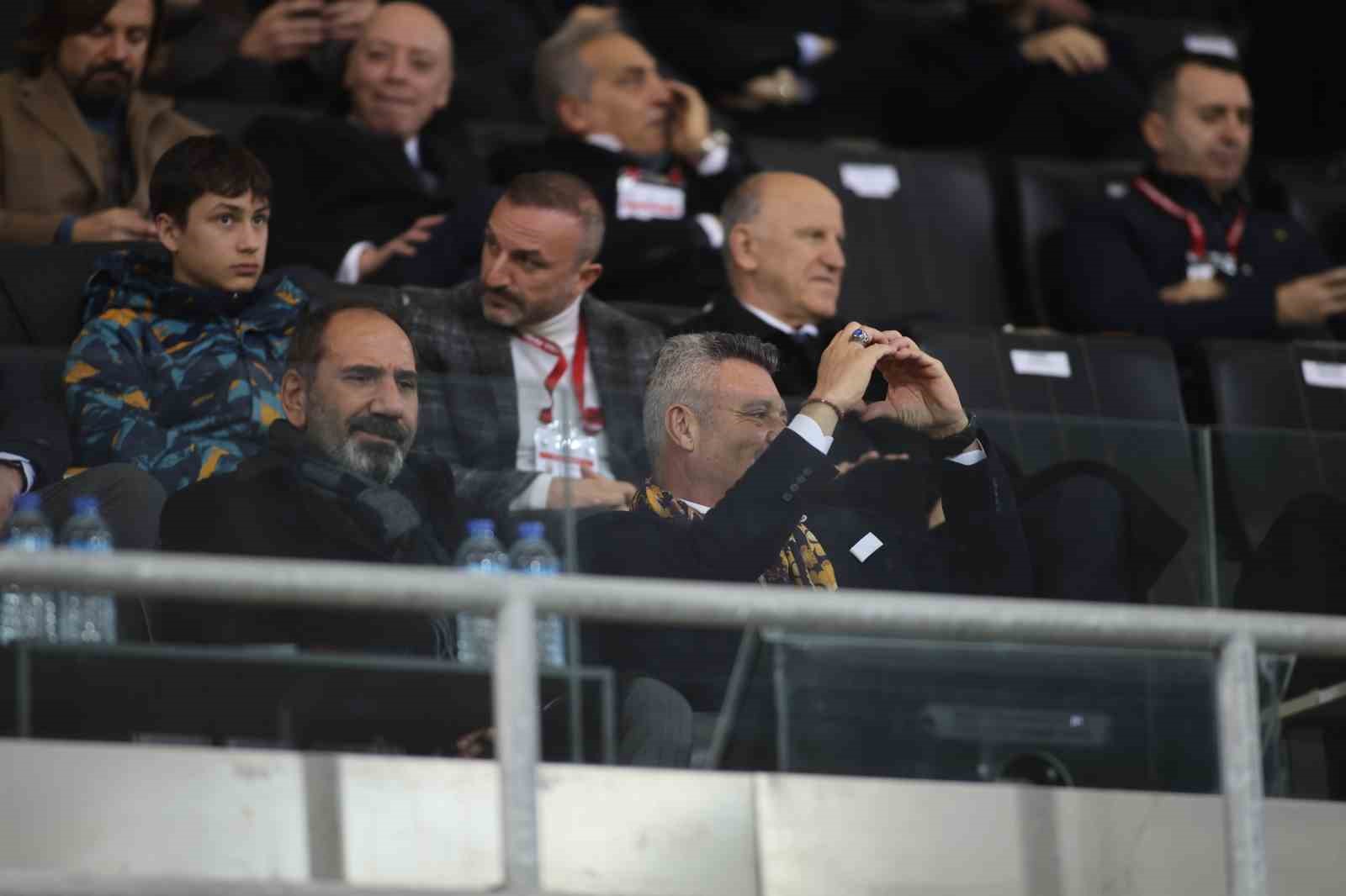 Turkcell Süper Kupa: Fenerbahçe: 1 - Samsunspor: 0 (Maç devam ediyor)
