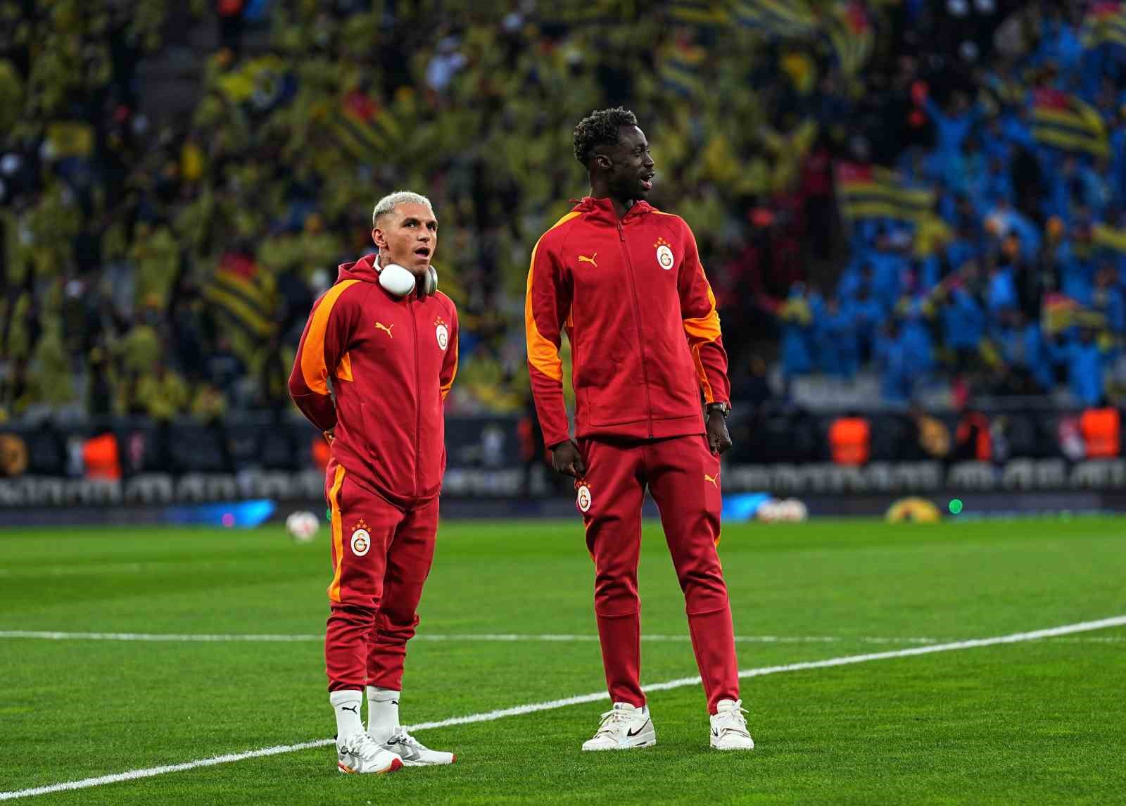 Turkcell Süper Kupa: Galatasaray: 0 - Fenerbahçe: 0 (Maç devam ediyor)
