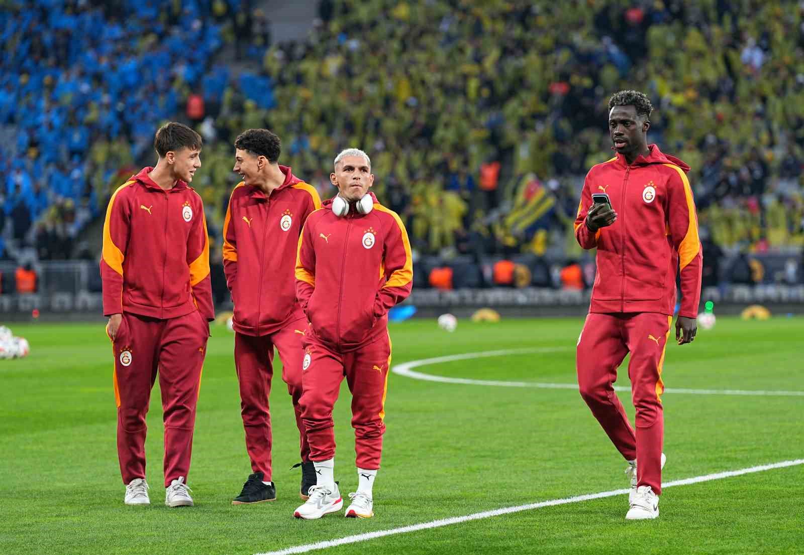 Turkcell Süper Kupa: Galatasaray: 0 - Fenerbahçe: 0 (Maç devam ediyor)
