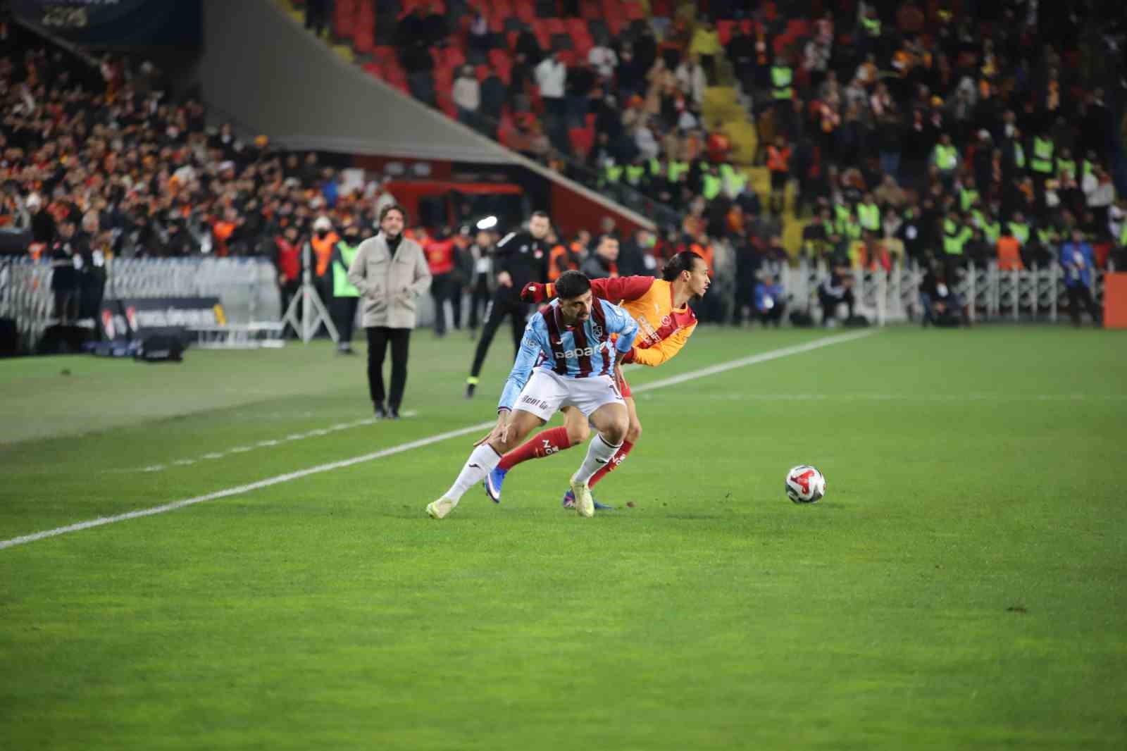 Turkcell Süper Kupa: Galatasaray: 0 - Trabzonspor: 0 (Maç devam ediyor)

