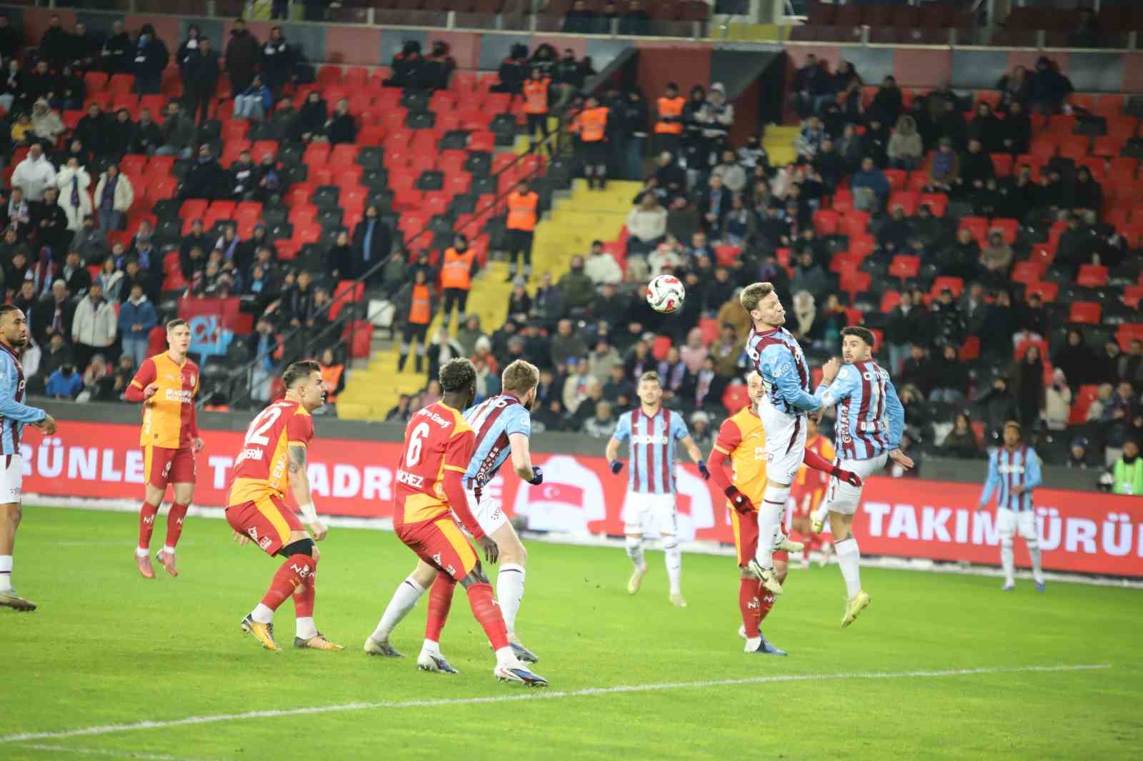 Turkcell Süper Kupa: Galatasaray: 0 - Trabzonspor: 0 (Maç devam ediyor)

