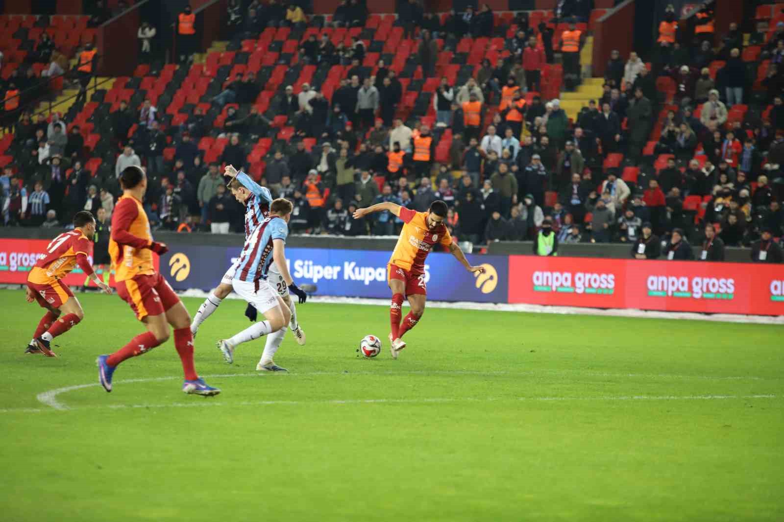 Turkcell Süper Kupa: Galatasaray: 0 - Trabzonspor: 0 (Maç devam ediyor)
