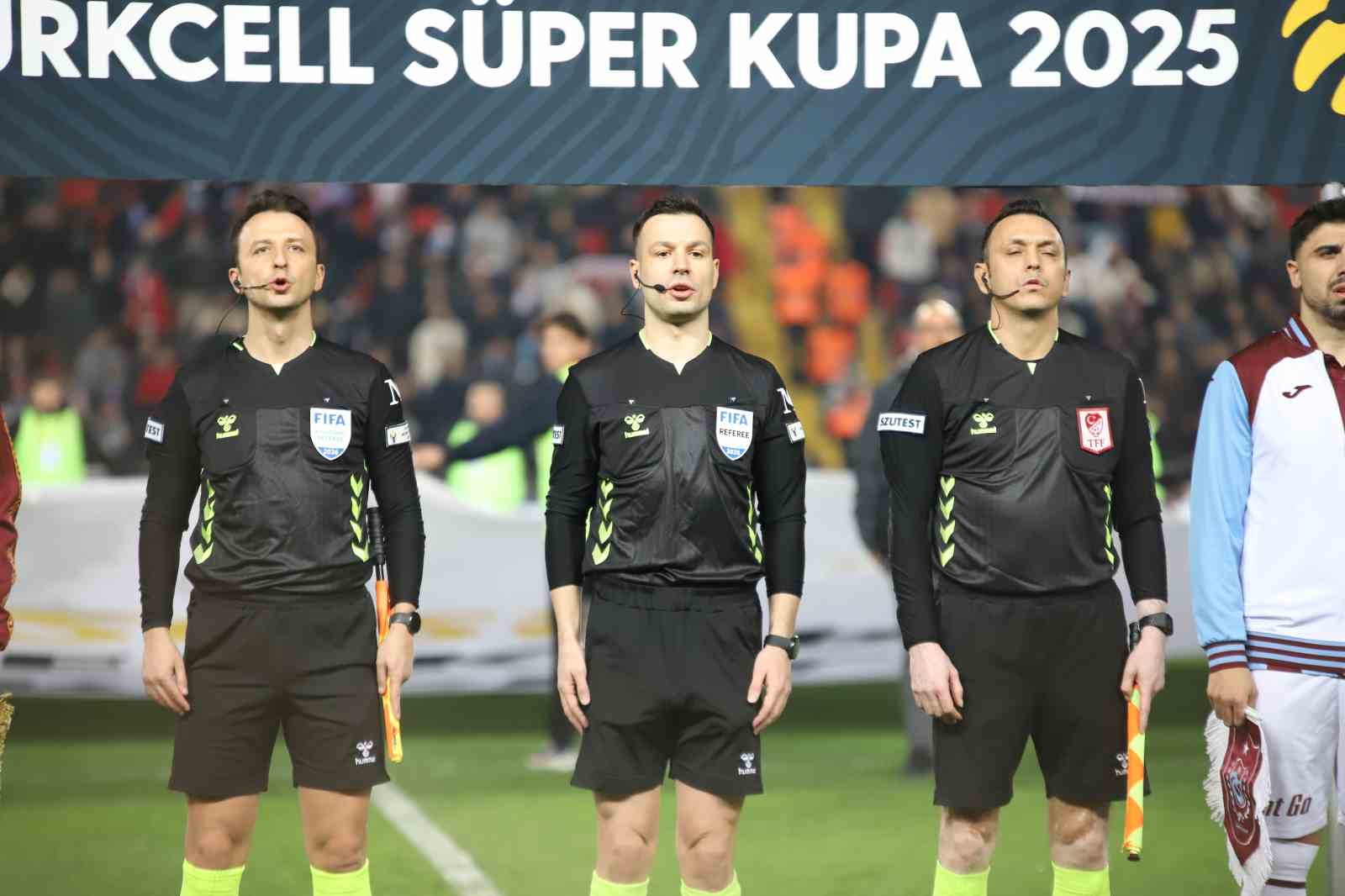 Turkcell Süper Kupa: Galatasaray: 0 - Trabzonspor: 0 (Maç devam ediyor)
