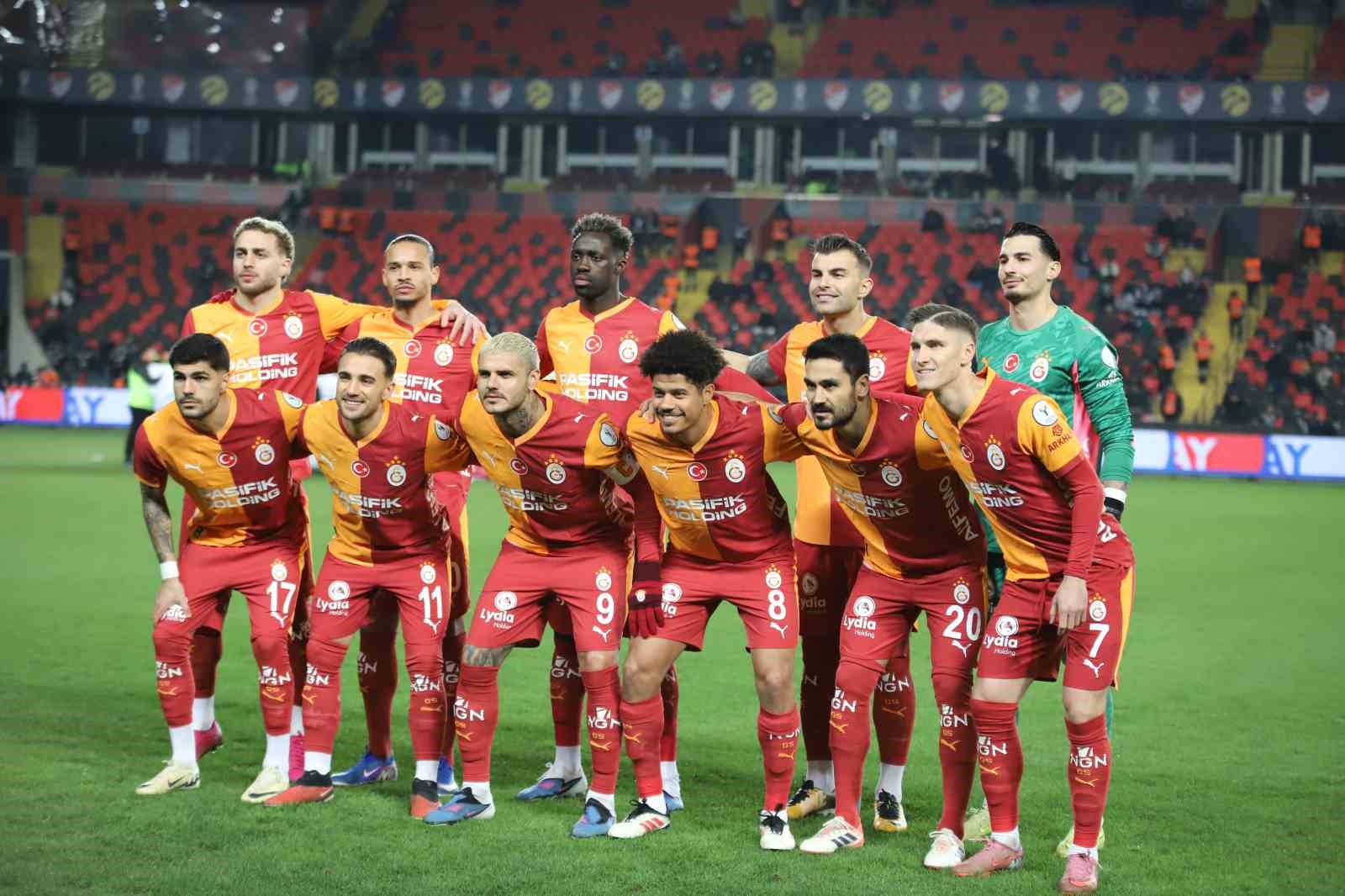 Turkcell Süper Kupa: Galatasaray: 0 - Trabzonspor: 0 (Maç devam ediyor)
