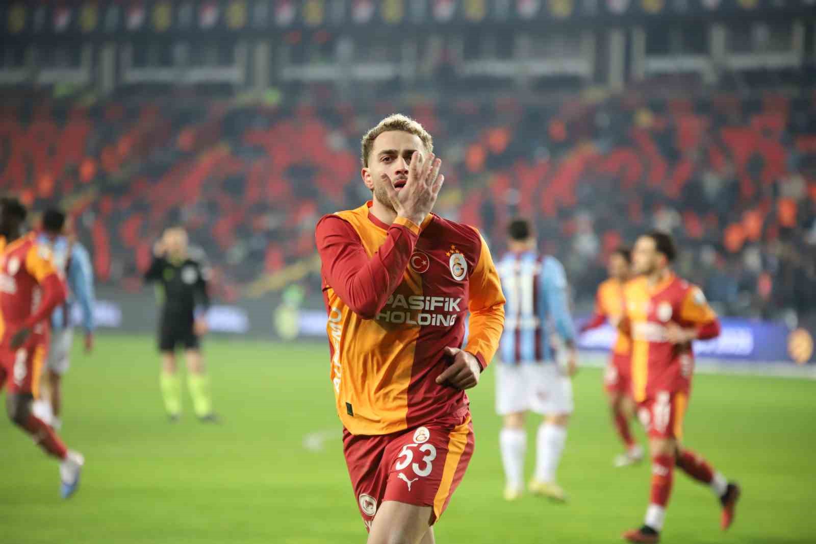 Turkcell Süper Kupa: Galatasaray: 2 - Trabzonspor: 0 (İlk yarı)
