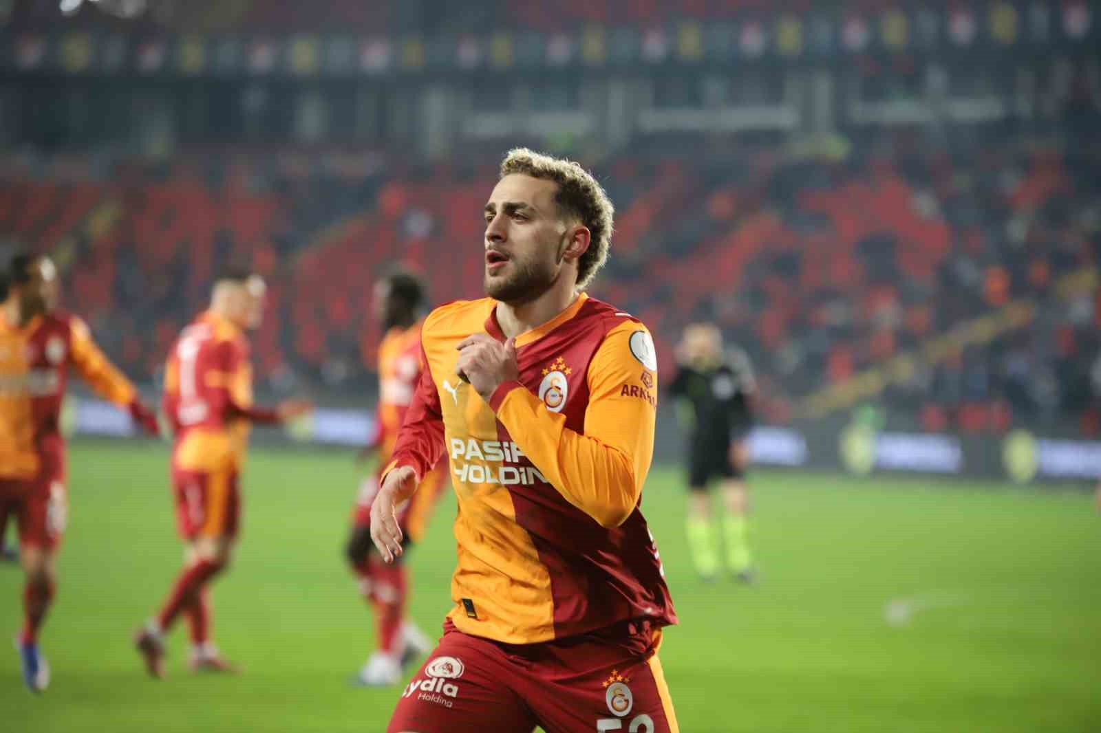 Turkcell Süper Kupa: Galatasaray: 2 - Trabzonspor: 0 (İlk yarı)

