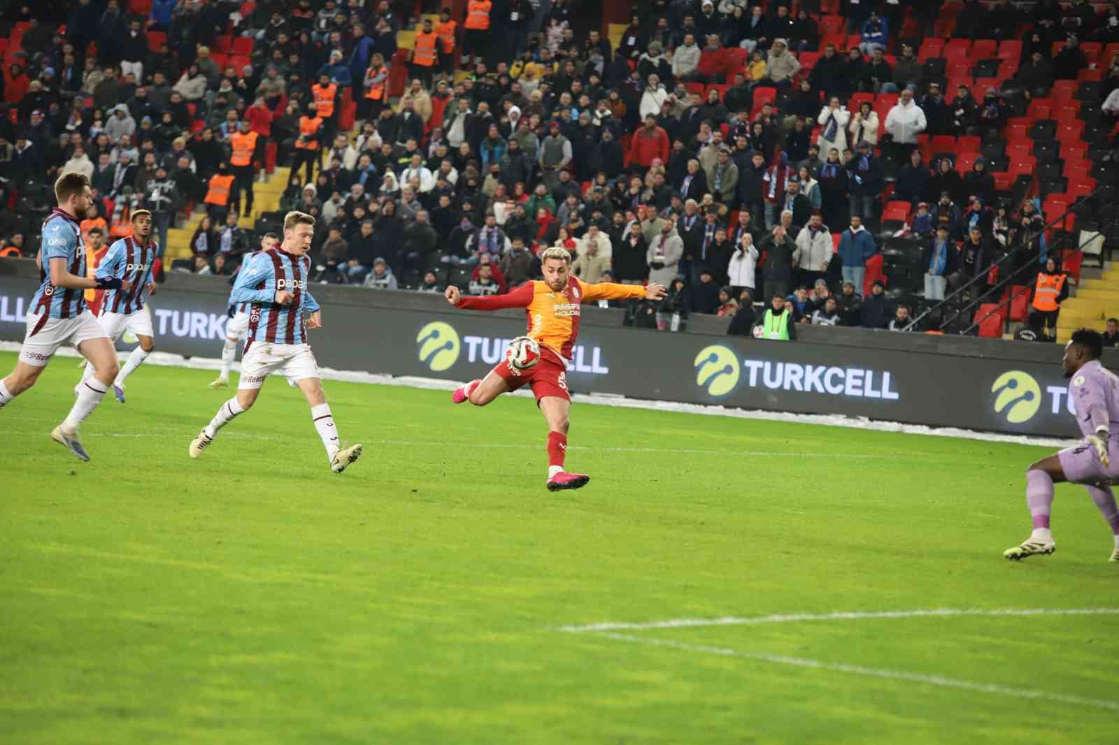 Turkcell Süper Kupa: Galatasaray: 2 - Trabzonspor: 0 (İlk yarı)
