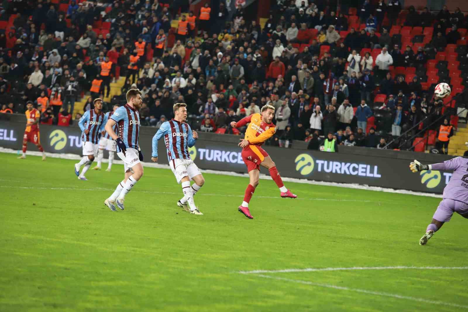 Turkcell Süper Kupa: Galatasaray: 2 - Trabzonspor: 0 (İlk yarı)
