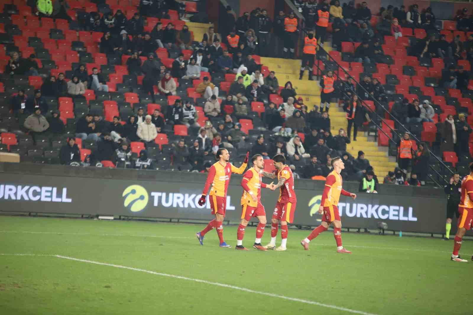 Turkcell Süper Kupa’da ilk finalist Galatasaray

