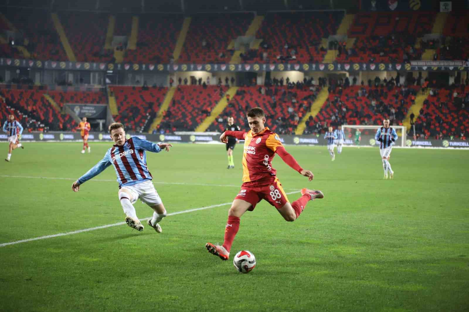 Turkcell Süper Kupa’da ilk finalist Galatasaray
