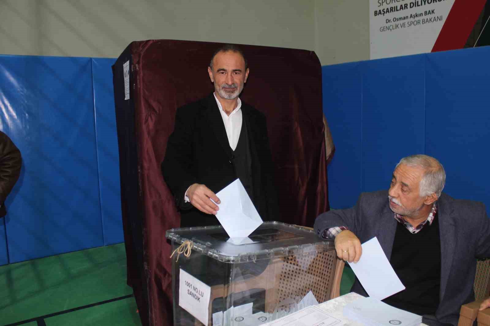 Türkeli Esnaf Odası’nda Ali Karahan güven tazeledi
Türkeli Esnaf Odası’nda Ali Karahan güven tazeledi