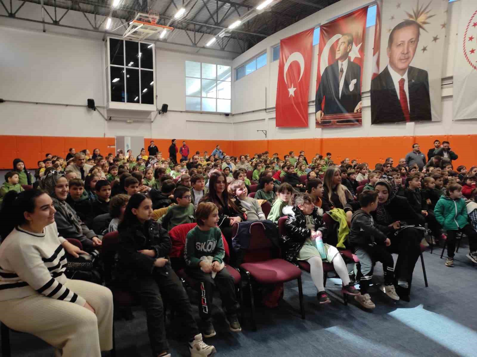 Türkeli’de "Akıllı Tavşan Momo" ile çevre bilinci kazandırıldı
