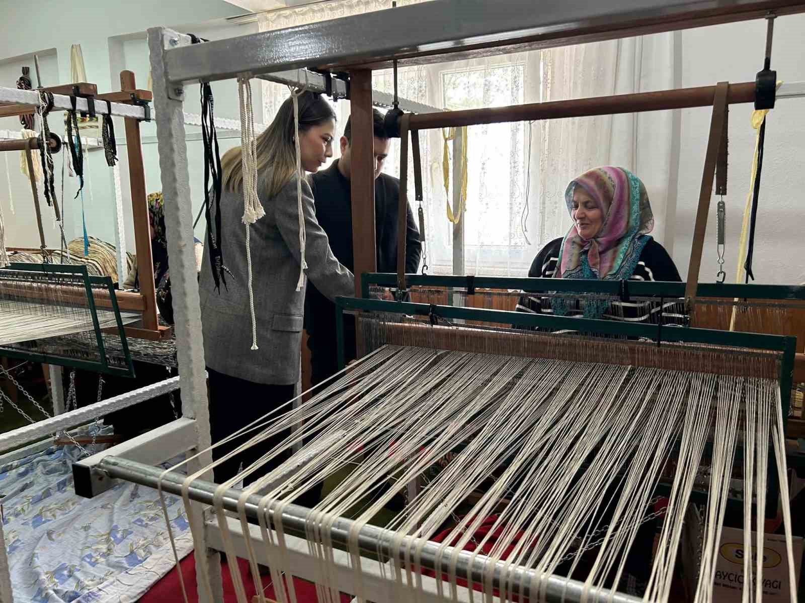 Türkeli’de geleneksel kilim dokumacılığı yaşatılıyor
