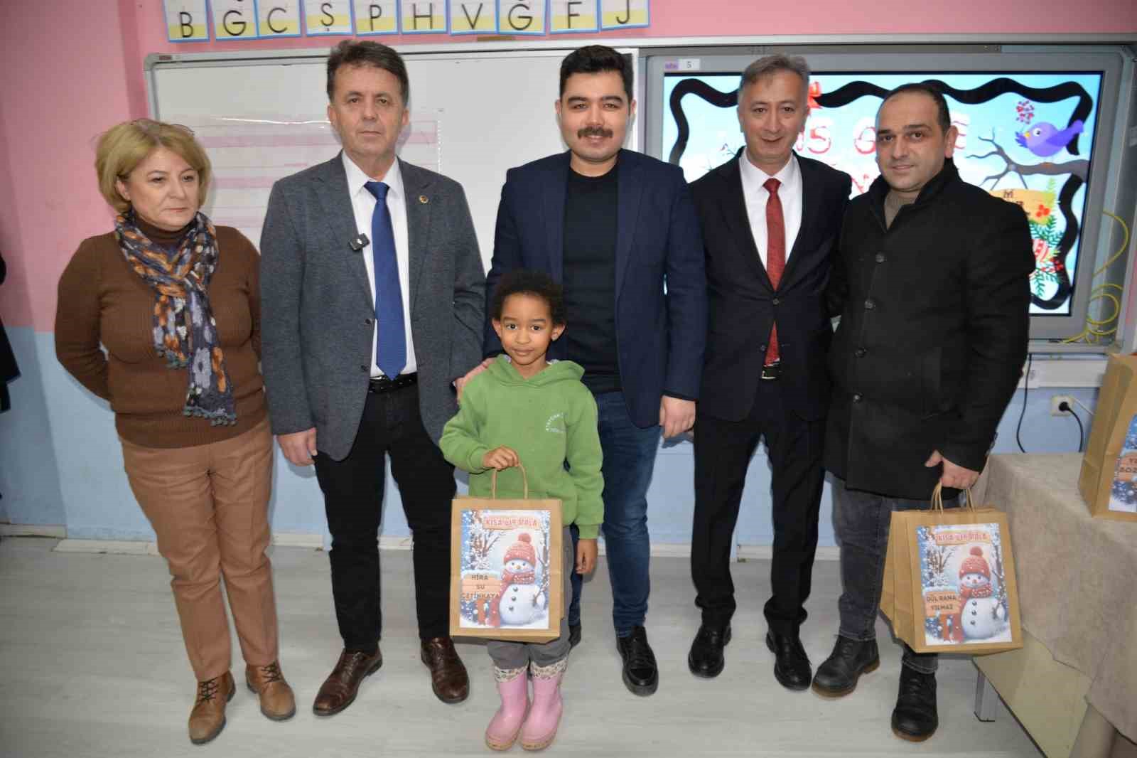 Türkeli’de yarıyıl tatili, karne sevinciyle başladı
